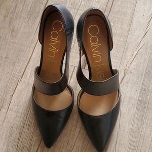 Calvin Klein close toed pumps